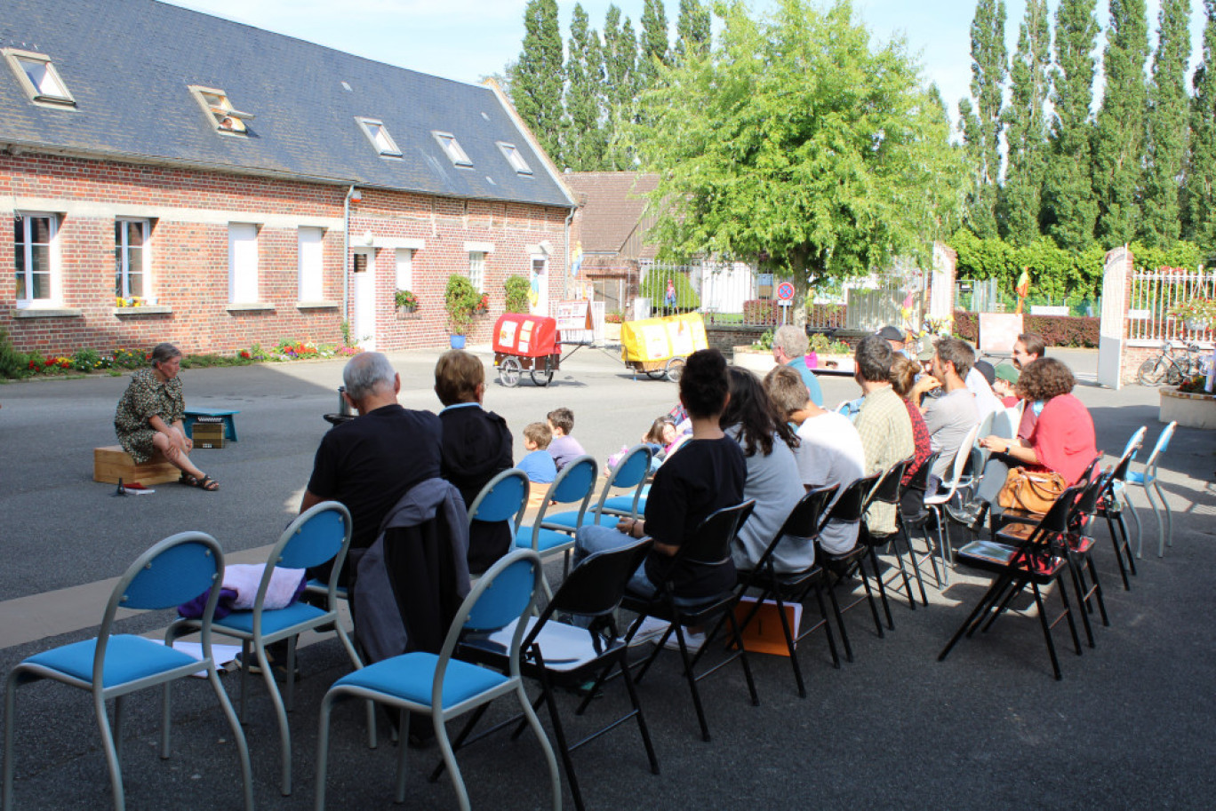 Le Théâtre en l'air va à la rencontre du public. (© Théâtre en l'air / L. Antoine) 