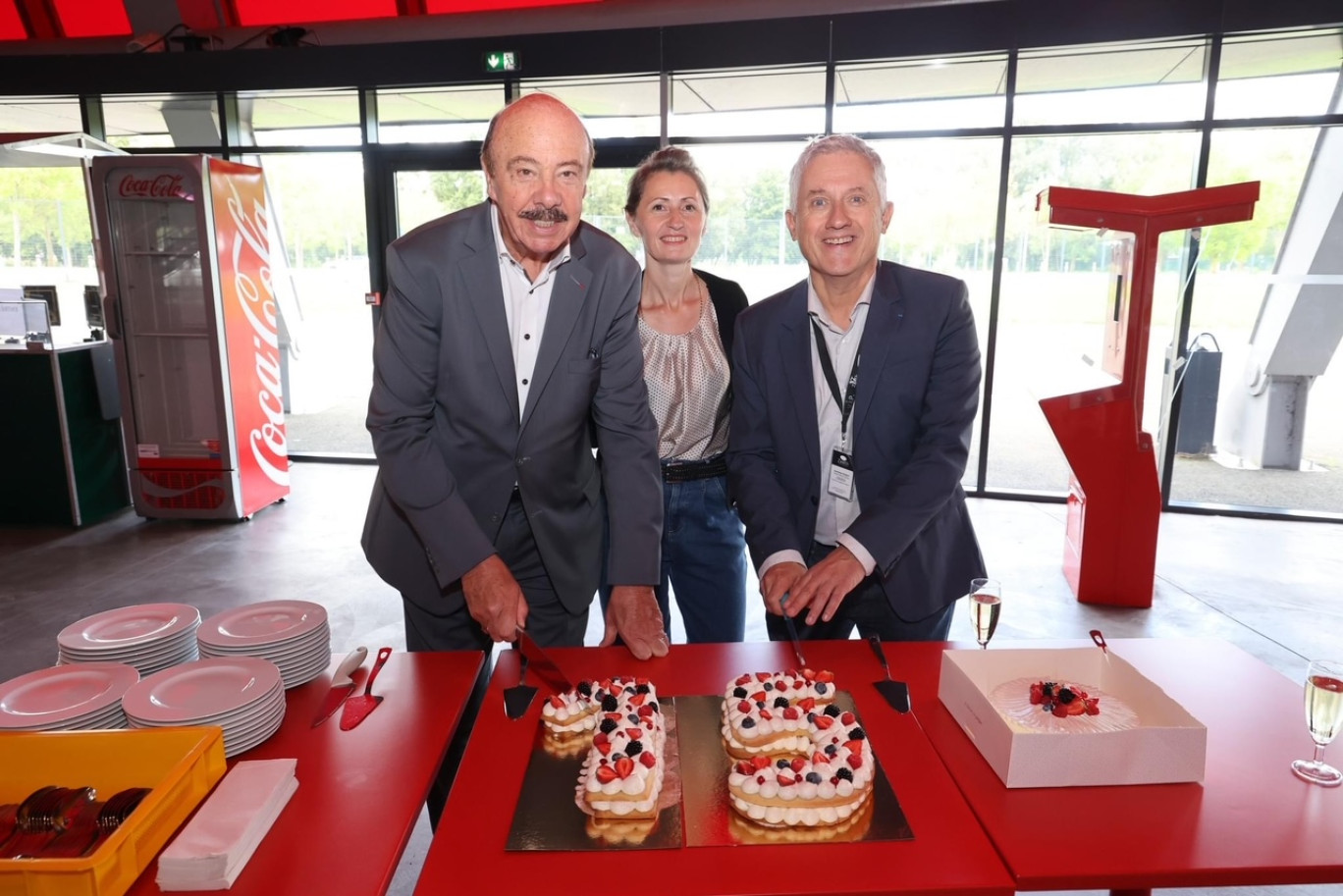 Dominique Ringard, président du Zénith d'Amiens et Alain Gest, président d'Amiens Métropole avec au centre Céline Garnier, la directrice du Zénith.