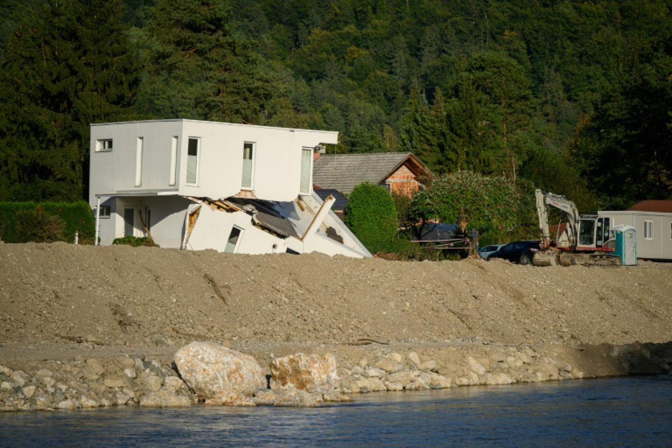 Une maison détruite par les inondations près de Braslovce, en Slovénie, le 19 septembre 2023 © Jure Makovec