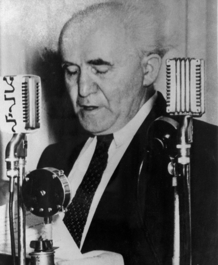 le Premier ministre israélien David Ben Gourion lit la déclaration d'indépendance d'Israël à Tel Aviv le 14 mai 1948 © -