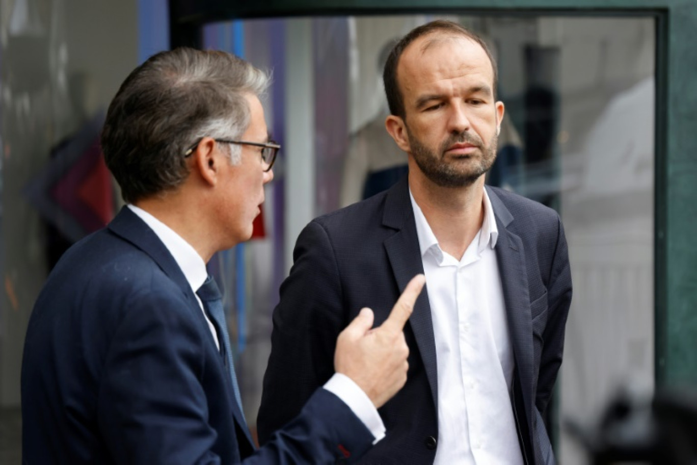 Le premier secrétaire du PS Olivier Faure (G) et le coordinateur de LFI Manuel Bompard le 12 octobre 2023 à Paris, avant une rencontre des chefs de parti avec le président Emmanuel Macron © Ludovic MARIN