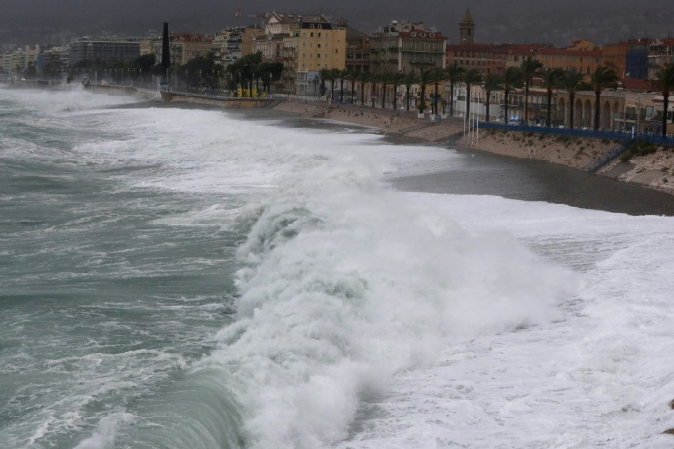 Dans le sillage de la dépression Aline, pluies intenses et vent ont fait des dégâts dans les Alpes-Maritimes, après une alerte rouge vendredi matin © Valery HACHE