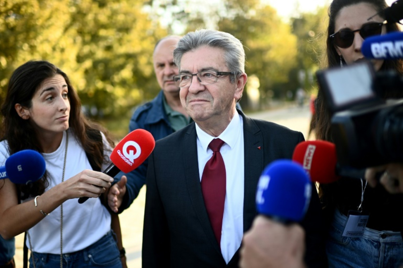 Le fondateur de la France insoumise Jean-Luc Mélenchon arrive à une conférence, le 11 octobre 2023 à Bordeaux (Gironde) © Christophe ARCHAMBAULT