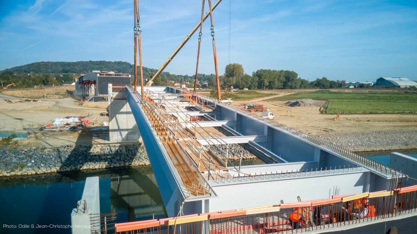 Le montage des charpentes du ponts de la RD 66, entre Montmacq et Cambronne-lès-Ribécourt. (c) Jean-Christophe Hecquet