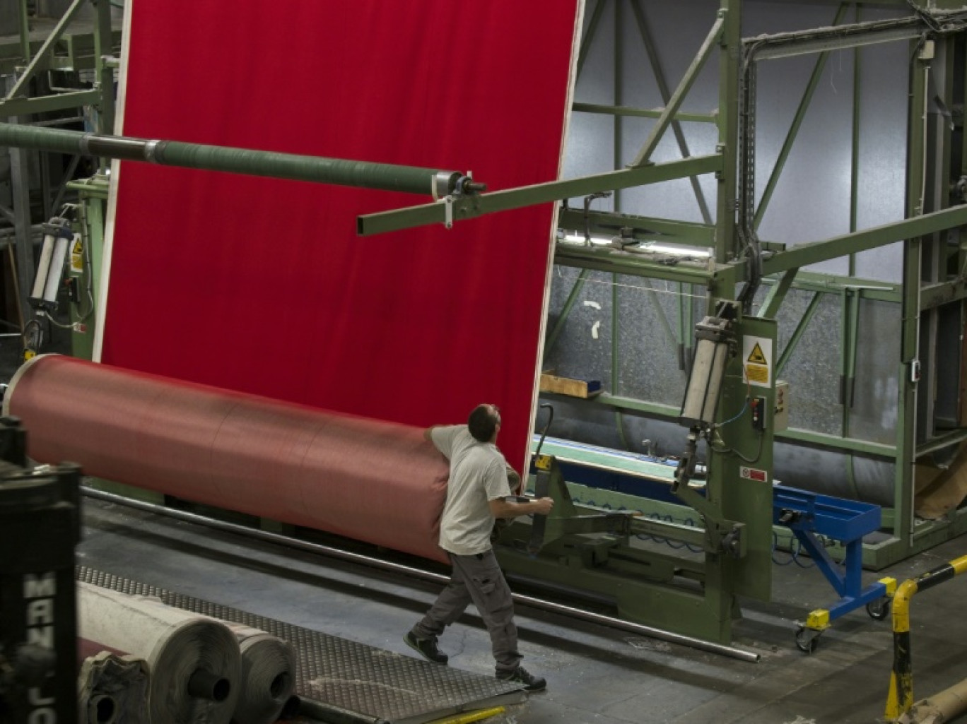 Des bobines de fils de laine à l'usine de moquette Balsan, le 26 octobre 2023 à Arthon, dans l'Indre © GUILLAUME SOUVANT