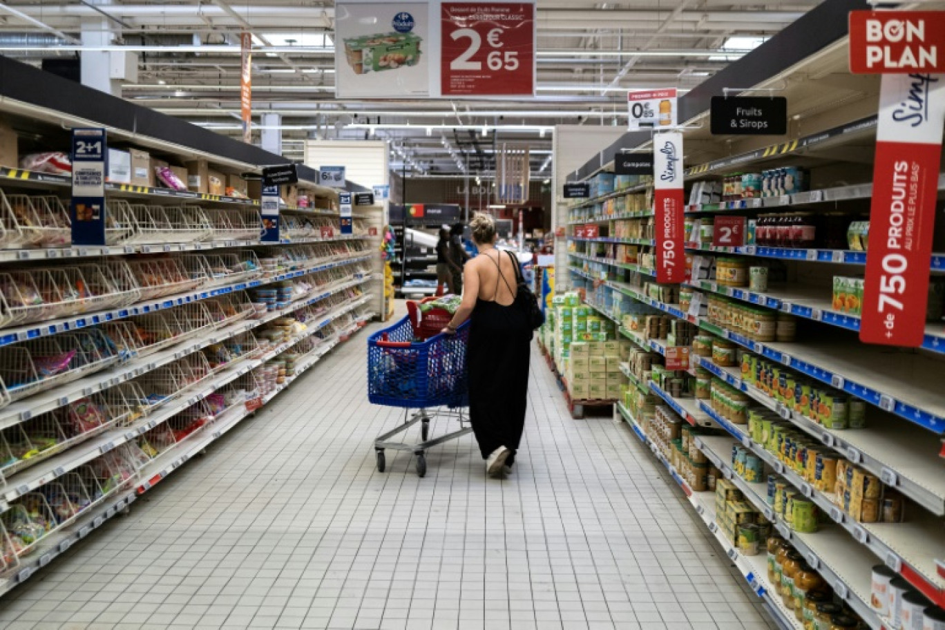 La revue 60 millions de consommateurs a comparé pour 10 aliments les grandes marques avec les produits "premier prix" © Charly TRIBALLEAU