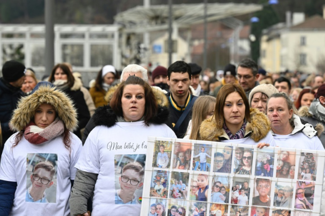 Marche blanche à Epinal le 5 février 2023 en mémoire de Lucas, un collégien de 13 ans qui s'est suicidé en janvier © Jean-Christophe Verhaegen