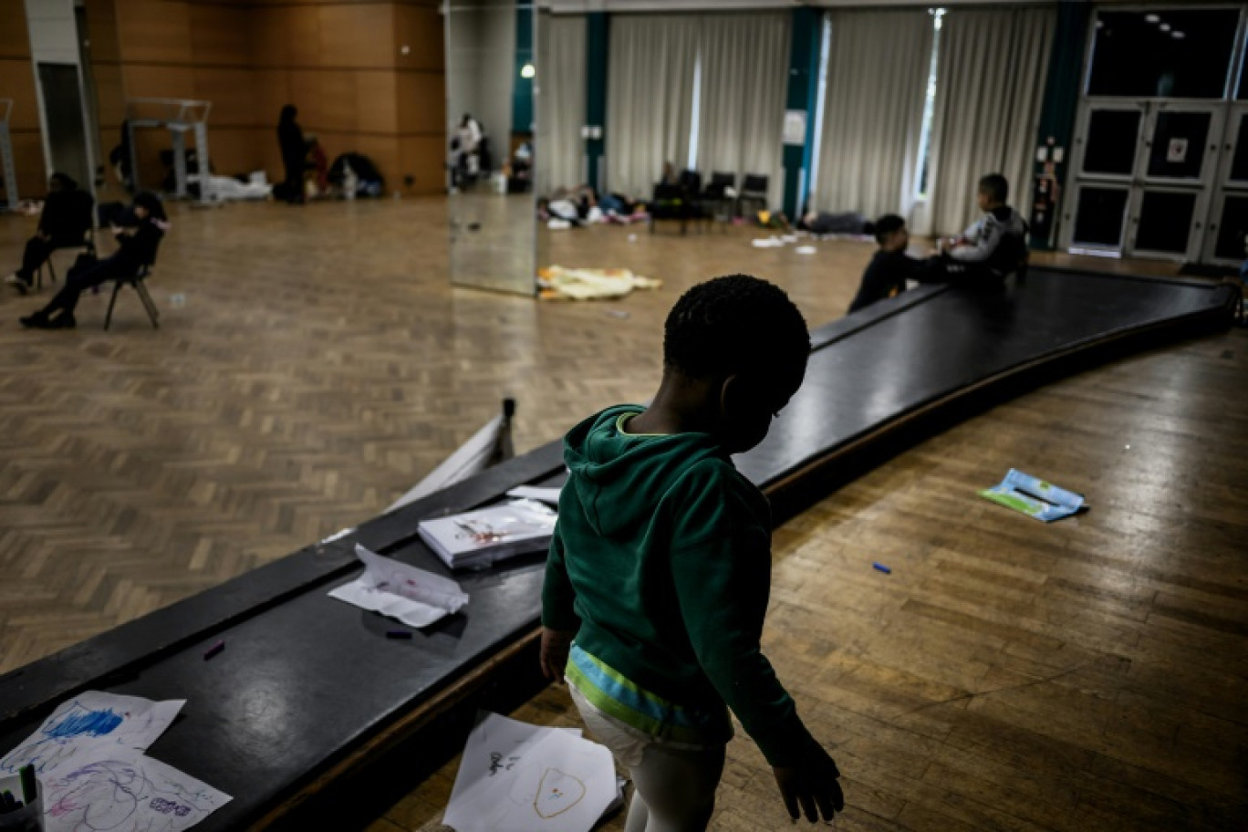 Des familles sans-abri occupent un centre culturel à Villeurbanne, dans la banlieue de Lyon, le 9 novembre 2023 © JEFF PACHOUD