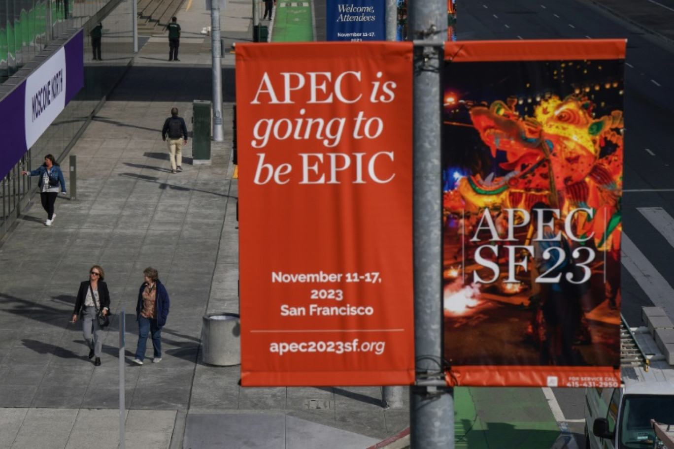 Une affiche annonçant le sommet de la Coopération économique pour l'Asie-Pacifique (Apec), le 9 novembre 2023 à San Francisco, en Californie © Loren Elliott