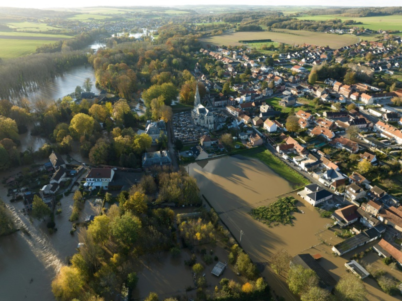 Vue aérienne du village inondé de Hallines, dans le Pas-de-Calais, le 11 novembre 2023 © Anthony Brzeski