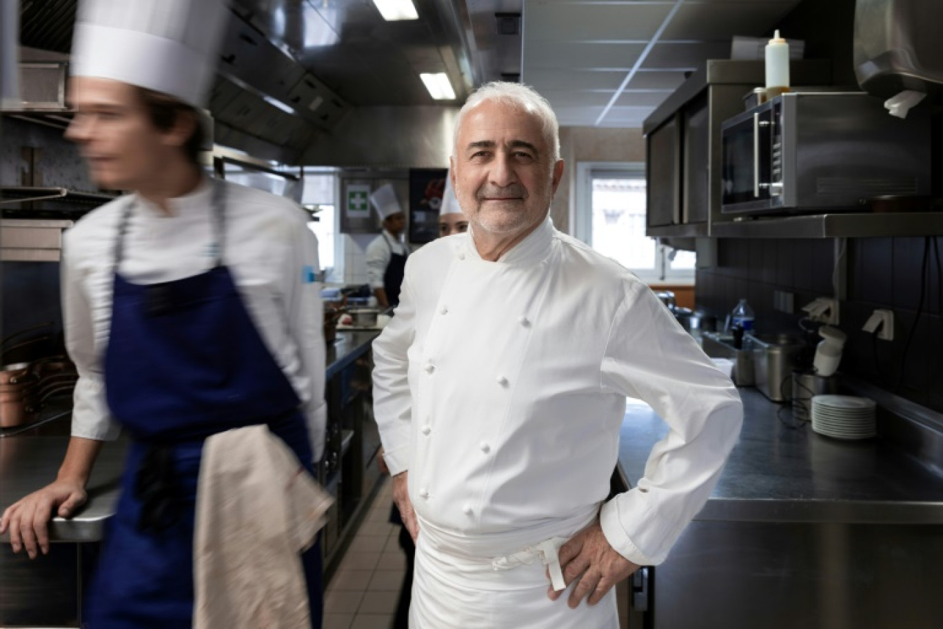 Le chef français Guy Savoy dans son restaurant à Paris, le 29 novembre 2022 © JOEL SAGET