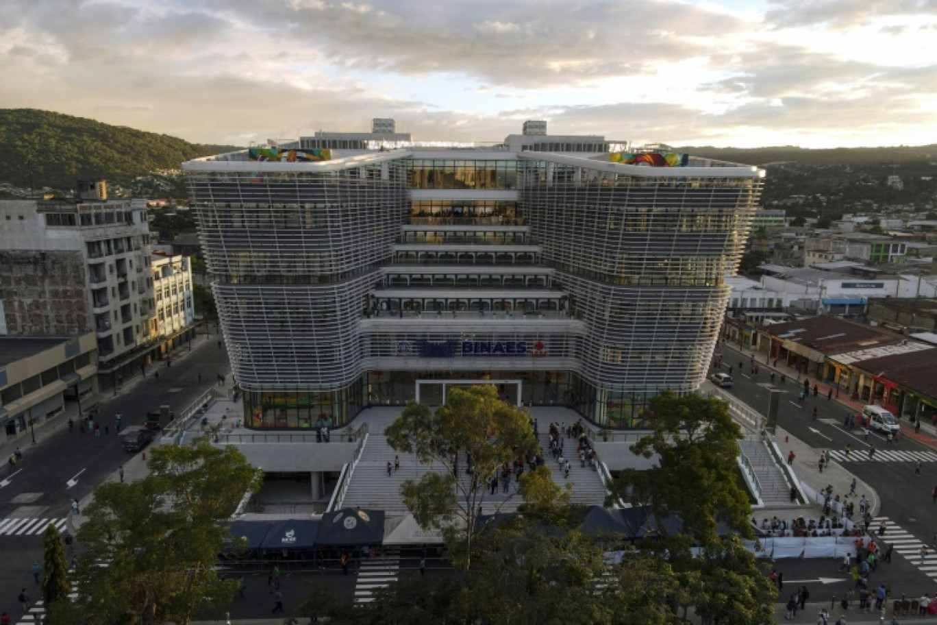 Vue aérienne de la nouvelle bibliothèque nationale du Salvador offerte par la Chine, le 15 novembre 2023 © Marvin RECINOS