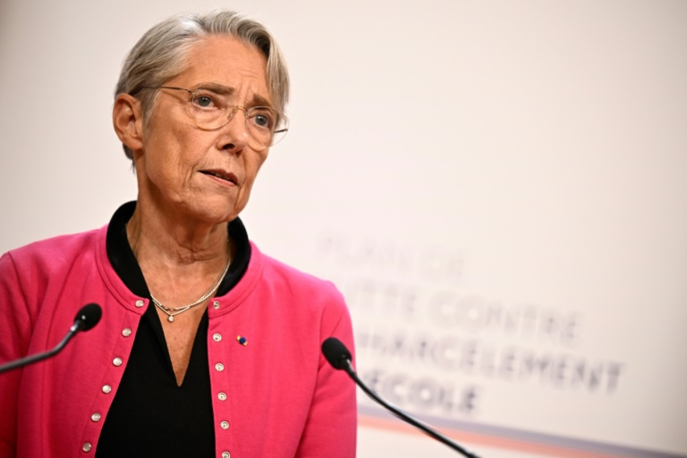 La Première ministre Elisabeth Borne lors d'une conférence de presse sur le harcèlement scolaire, le 27 septembre 2023 à Paris © JULIEN DE ROSA