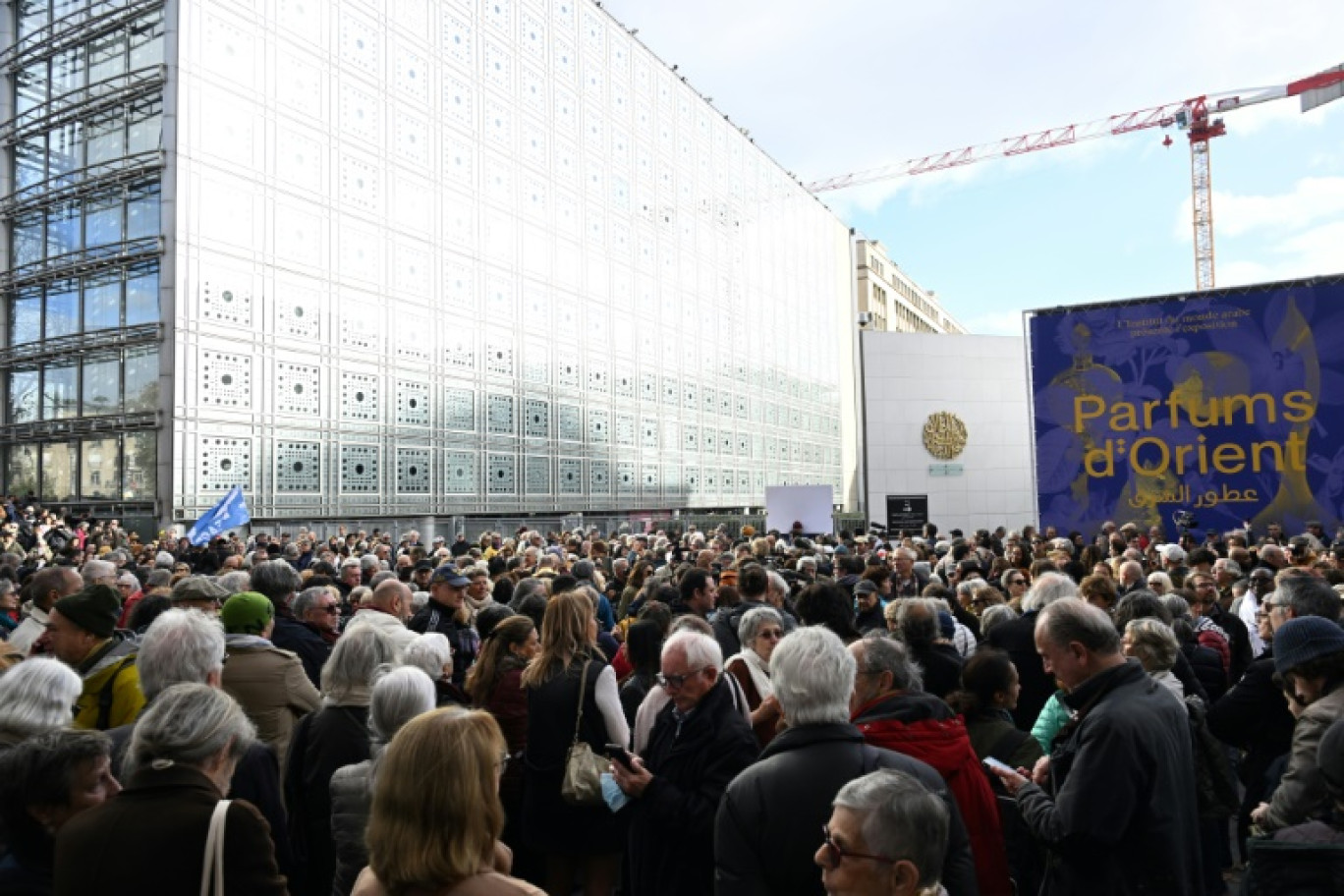 Plusieurs milliers de personnes se sont mobilisées le 19 novembre 2023 à Paris à l'appel du monde de la culture pour une "marche silencieuse" et "apolitique" pour la paix au Proche-Orient © Bertrand GUAY