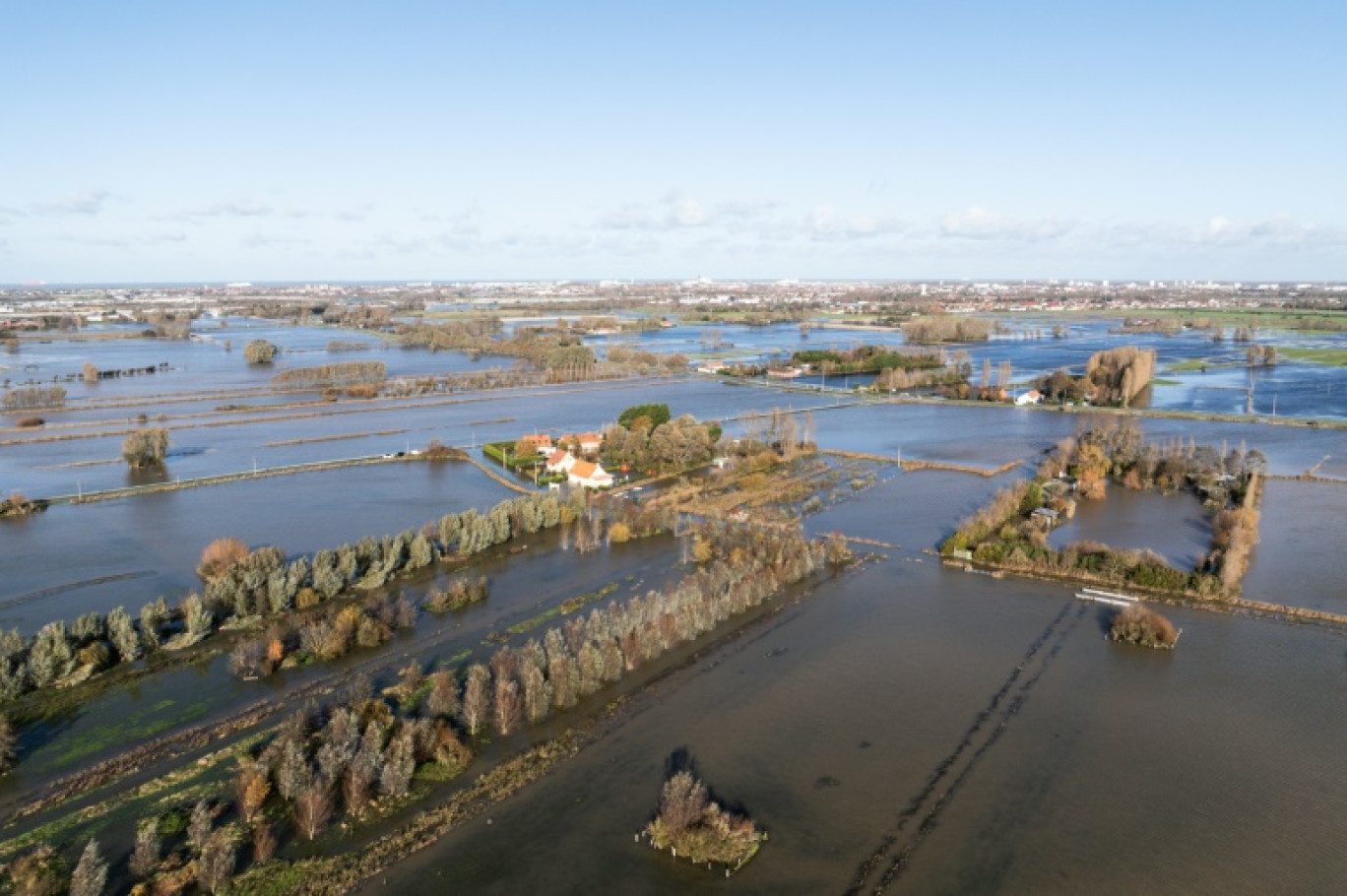 Vue aérienne des inondations à Hames-Boucres, le 15 novembre 2023 dans le Pas-de-Calais © Charles Caby