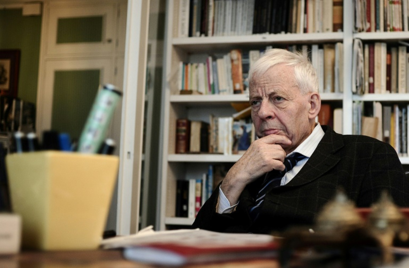 L'historien français Emmanuel Le Roy Ladurie pose le 13 octobre 2009 à Paris © Olivier Laban-Mattei