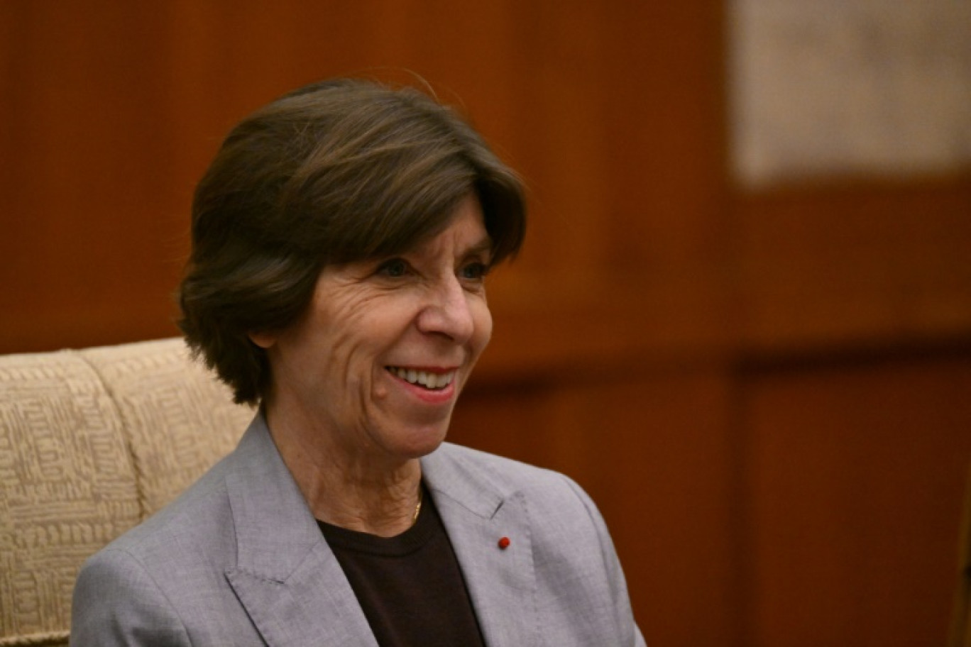 La ministre française des Affaires étrangères, Catherine Colonna, pendant une rencontre avec son homologue chinois Wang Yi, à Pékin le 24 novembre 2023 © Pedro Pardo