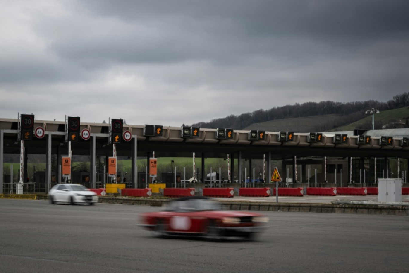 Un péage sur l'autoroute A7, le 27 janvier 2023 à Reventin-Vaugris, en Isère © JEAN-PHILIPPE KSIAZEK