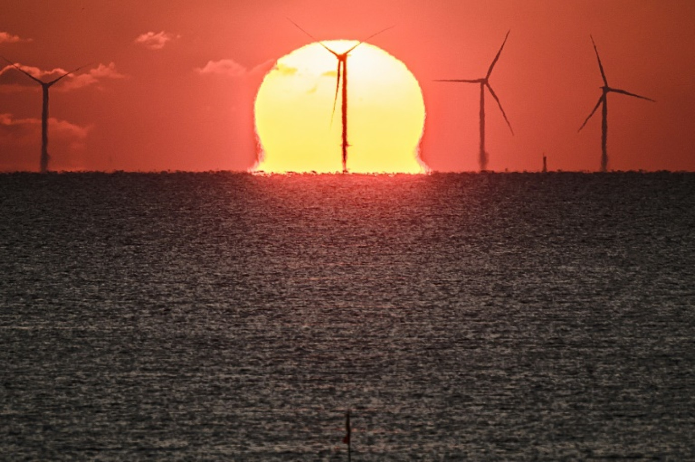 Parc éolien en mer le 9 décembre 2022 au large des côtes de Saint-Nazaire (Loire Atlantique) © LOIC VENANCE