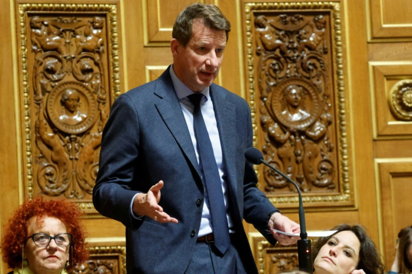 Le sénateur écologiste Yannick Jadot lors du débat sur la loi immigration au Sénat, à Paris, le 7 novembre 2023 © Ludovic MARIN