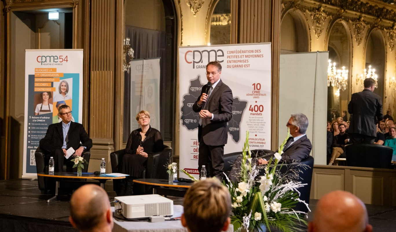 : © Sublimanie. François Asselin, le président national de la CPME est venu à la rencontre de ses troupes meurthe-et-mosellanes le 15 novembre dans le Grands salons de l’hôtel de ville de Nancy.