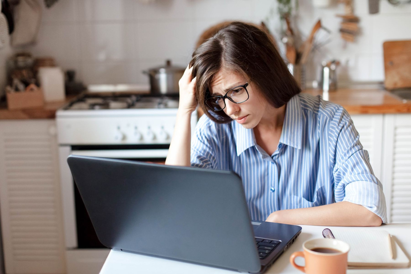 L'étude montre que tous les Français concernés par le télétravail sont loin d'avoir adapté leur logement à ce nouvel usage. © Marina April