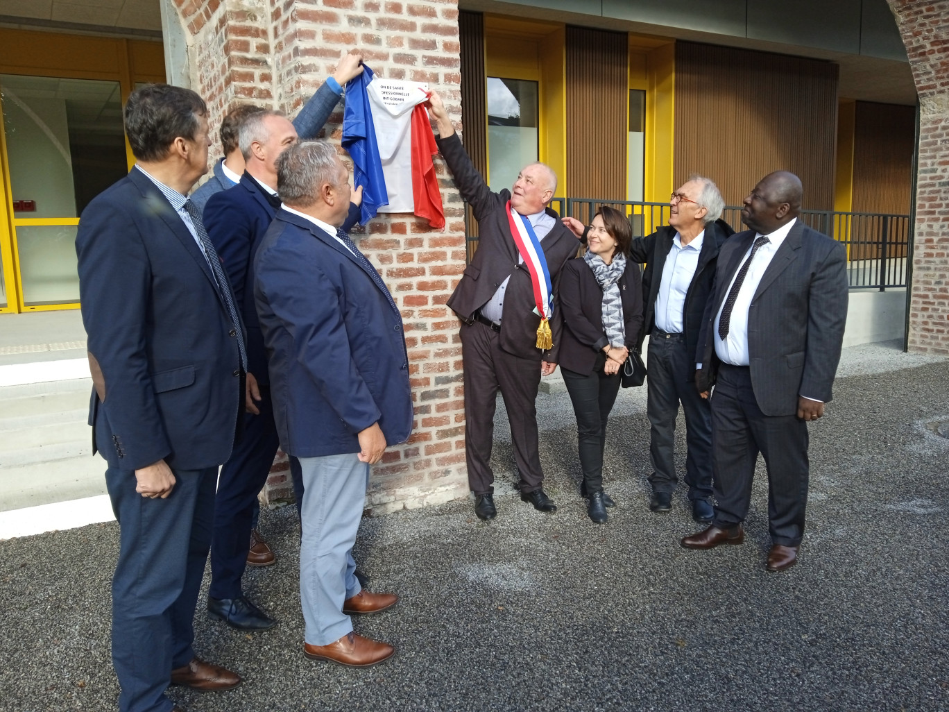 La Maison de santé pluriprofessionnelle contribue à redonner à l'ancienne Manufacture des Glaces ses lettres de noblesse. 