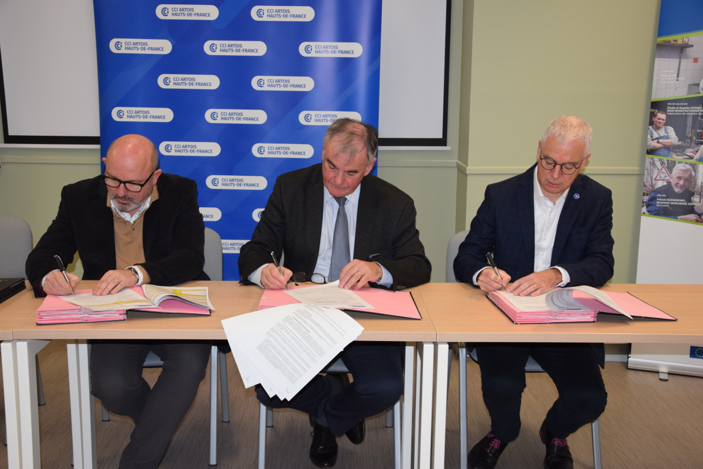 De gauche à droite : Xavier Tembuyser, directeur général de TMF Operating ; Jean-Marc Devise, président de la CCI Artois ; et Damien François, directeur général de NORIAP. 