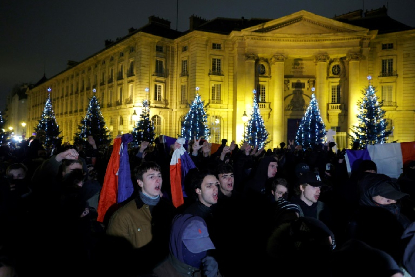 Rassemblement de manifestants de l'ultradroite à Paris le 1er décembre 2023 en hommage au jeune Thomas tué lors d'une fête de village © Geoffroy VAN DER HASSELT