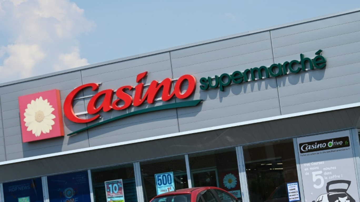 Le logo d'un supermarché Casino, photographié le 12 juin 2023 à Laventie (Pas-de-Calais) © DENIS CHARLET