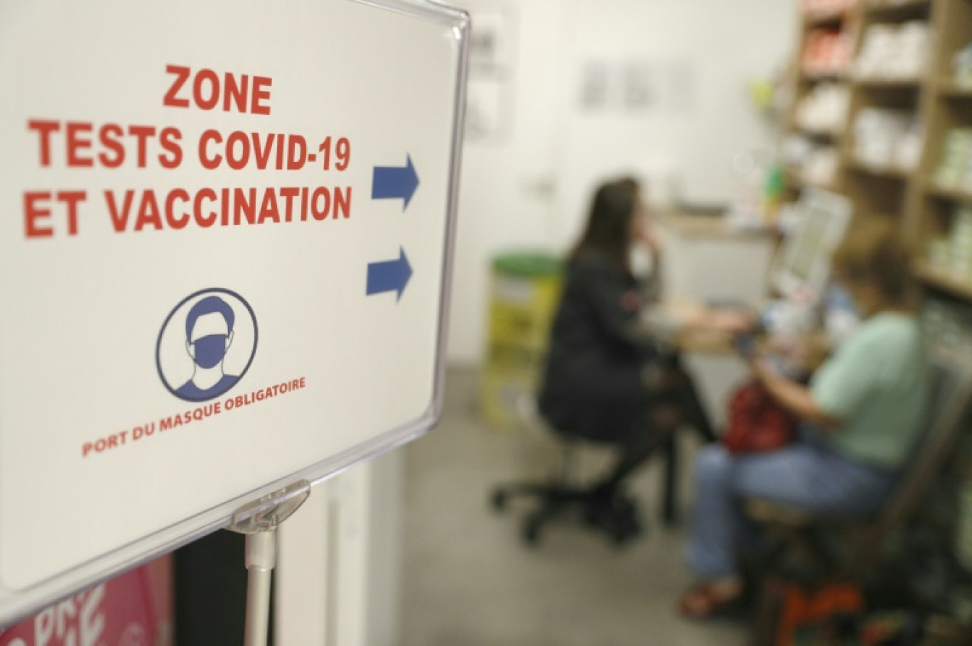 Une pharmacie d'Ajaccio, le 5 octobre 2023, lors d'une nouvelle campagne de vaccination contre le COVID-19 en Corse © Pascal POCHARD-CASABIANCA