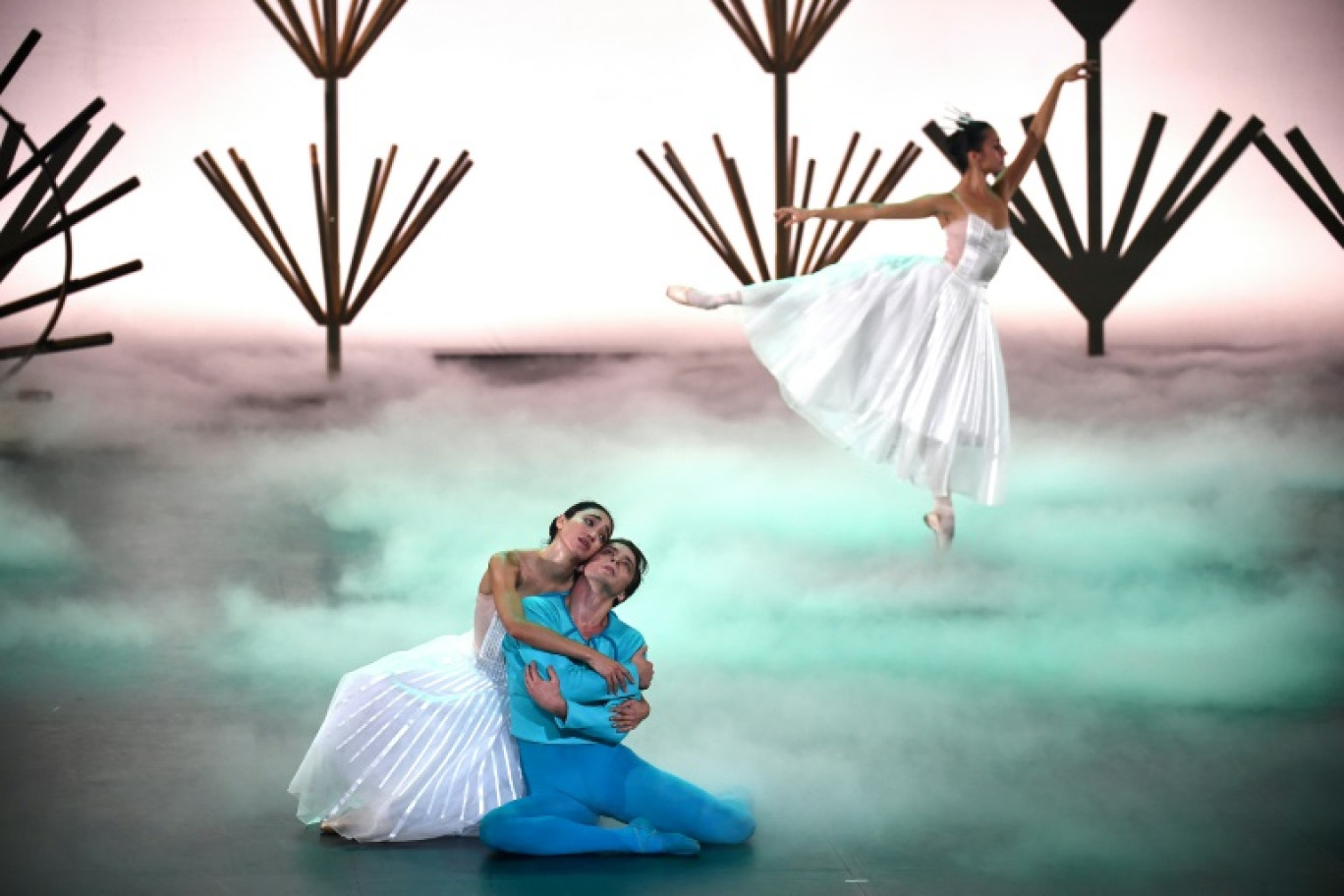 Répétition du ballet "Giselle" chorégraphié par Jean Coralli et Jules Perrot et scénographié par la décoratrice Matali Crasset, à l'Opéra National de Bordeaux, le 5 décembre 2023 © Christophe ARCHAMBAULT