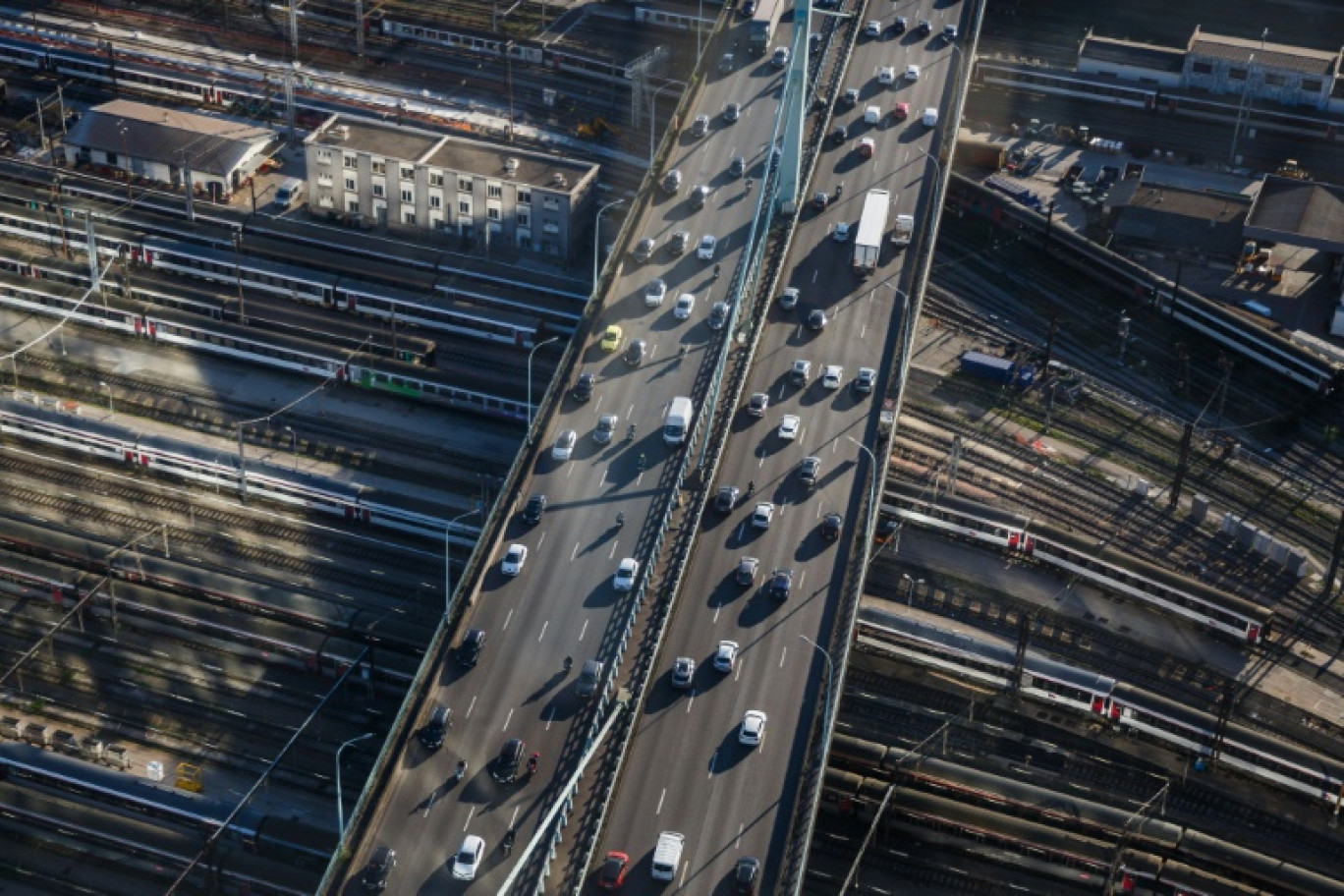 La mairie de Paris veut baisser de 70 à 50 km/h la vitesse sur le périphérique parisien dès fin 2024, le gouvernement s'y oppose à court terme: ce débat a pris des allures de bras de fer jeudi © -