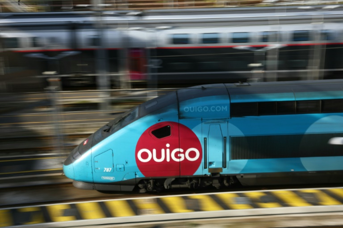 Un TGV Ouigo dans une gare à Paris, le 6 octobre 2023 © Thomas SAMSON