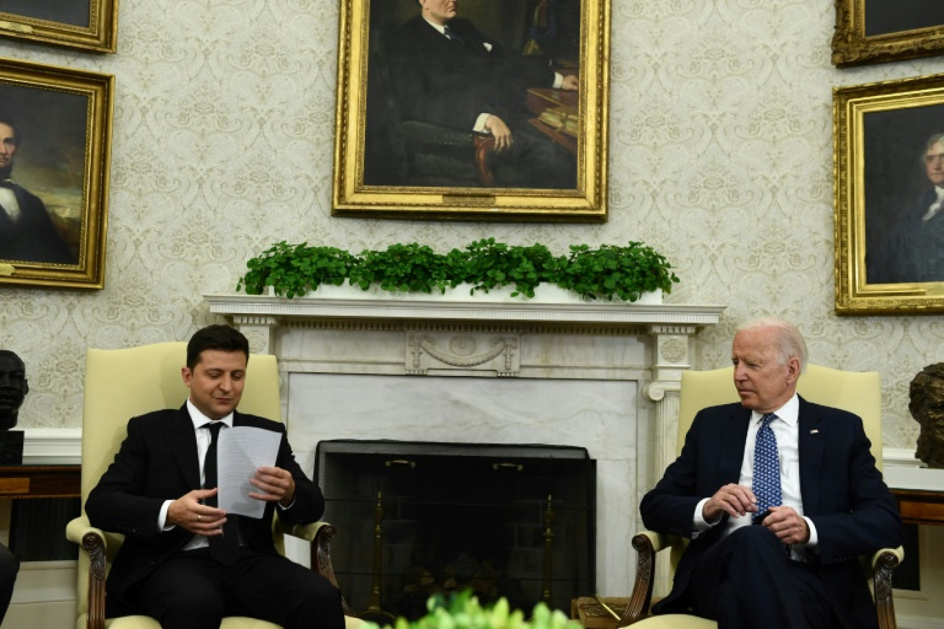 Le président américain Joe Biden et le président ukrainien Volodymyr Zelensky dans le Bureau ovale, le 1er septembre 2021 © Brendan Smialowski