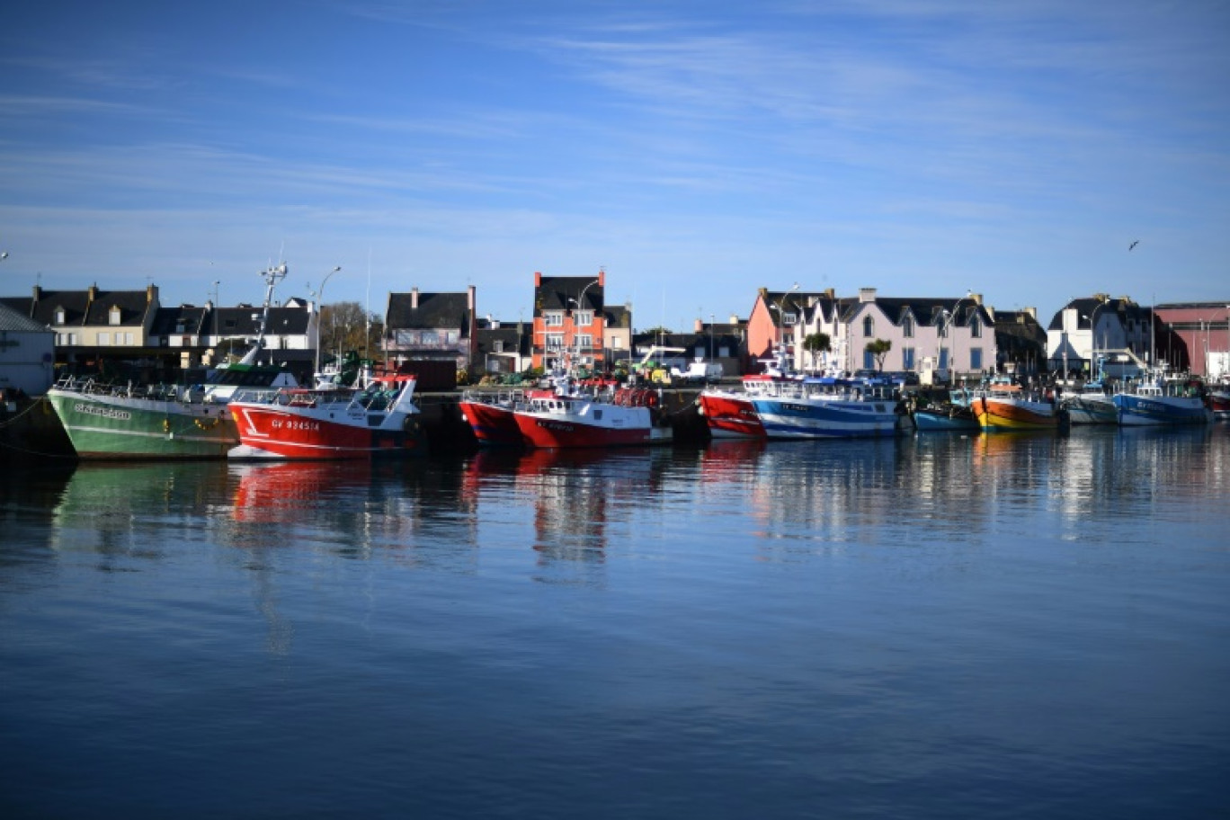 Des bateaux de pêche au port du Guilvinec, dans le Finistère, le 14 mars 2022 © FRED TANNEAU