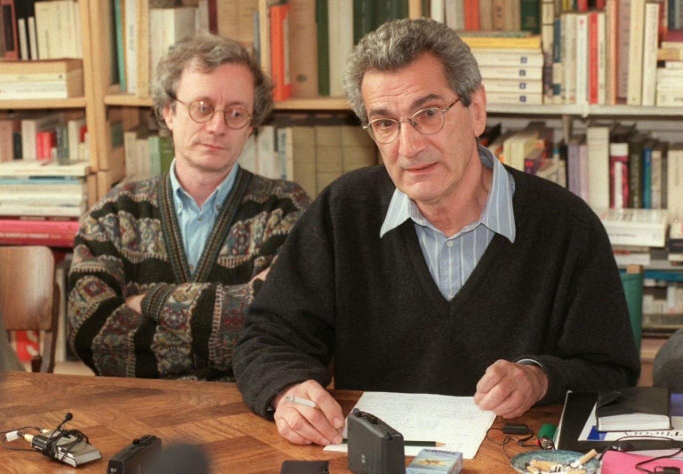 Antonio Negri annonce le 27 juin 1997 à Paris se rendre aux autorités italiennes et son retour en Italie © JACK GUEZ