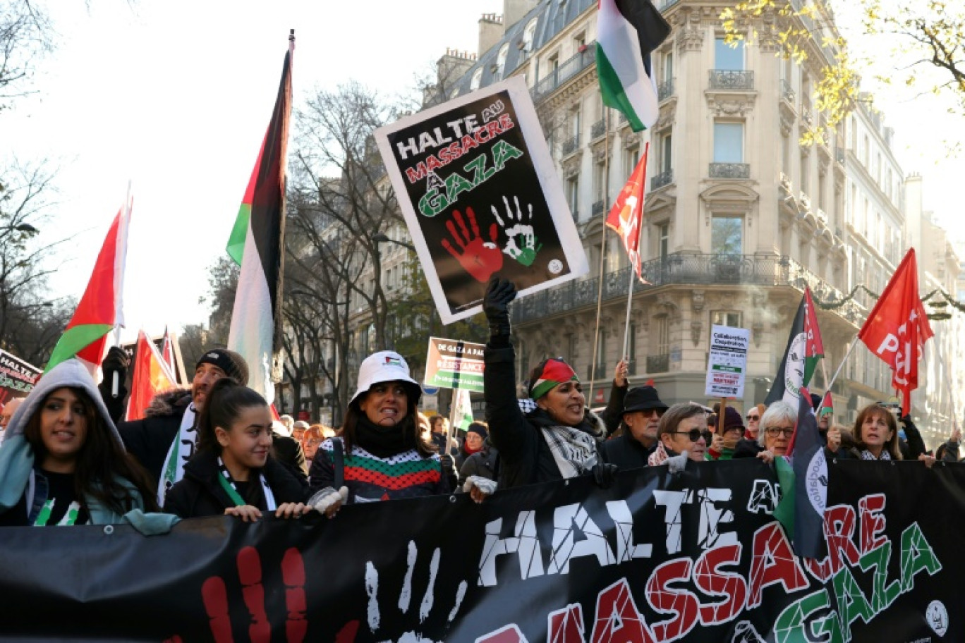 Nouvelle manifestation pro-palestinienne en faveur d'un cessez-le-feu immédiat à Gaza et en Cisjordanie, le 17 décembre 2023 à Paris © Thomas SAMSON