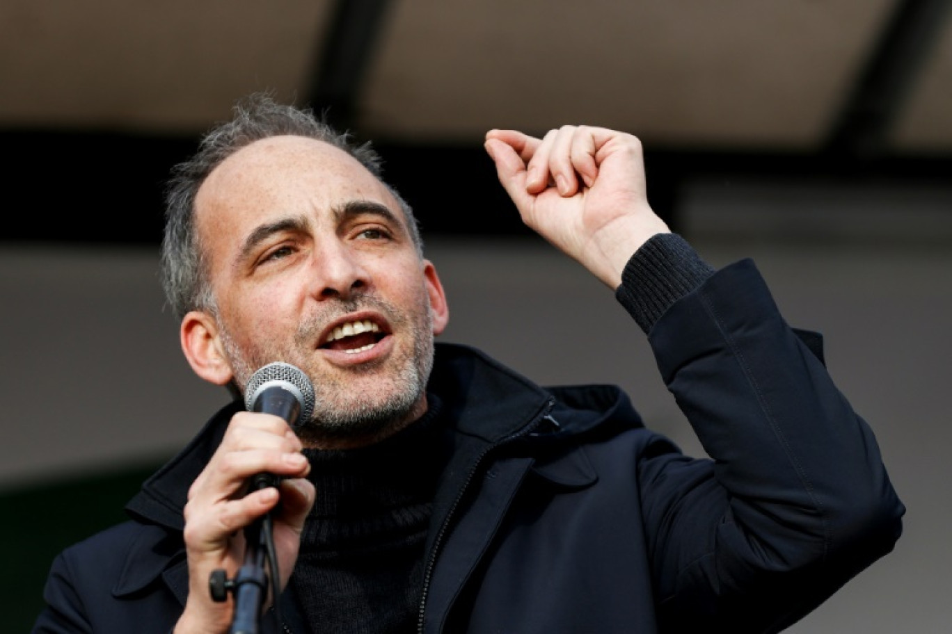 Raphael Glucksmann lors d'un rassemblement de l'opposition en solidarité avec le peuple iranien à Paris le 11 février 2023 © Geoffroy VAN DER HASSELT