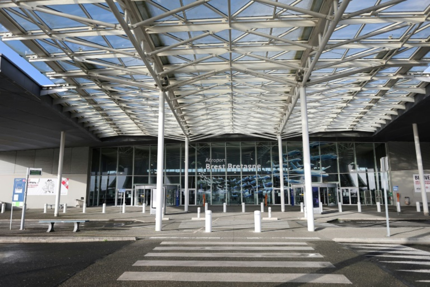 L'entrée de l'aéroport Brest-Bretagne Airport, le 31 décembre 2023 à Guipavas, dans le Finistère © Fred TANNEAU