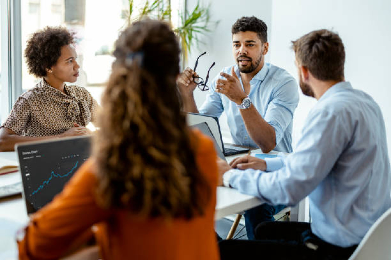 51 % des cadres sont employés dans une ETI ou un grand groupe... et 49 % dans une TPE/PME. 