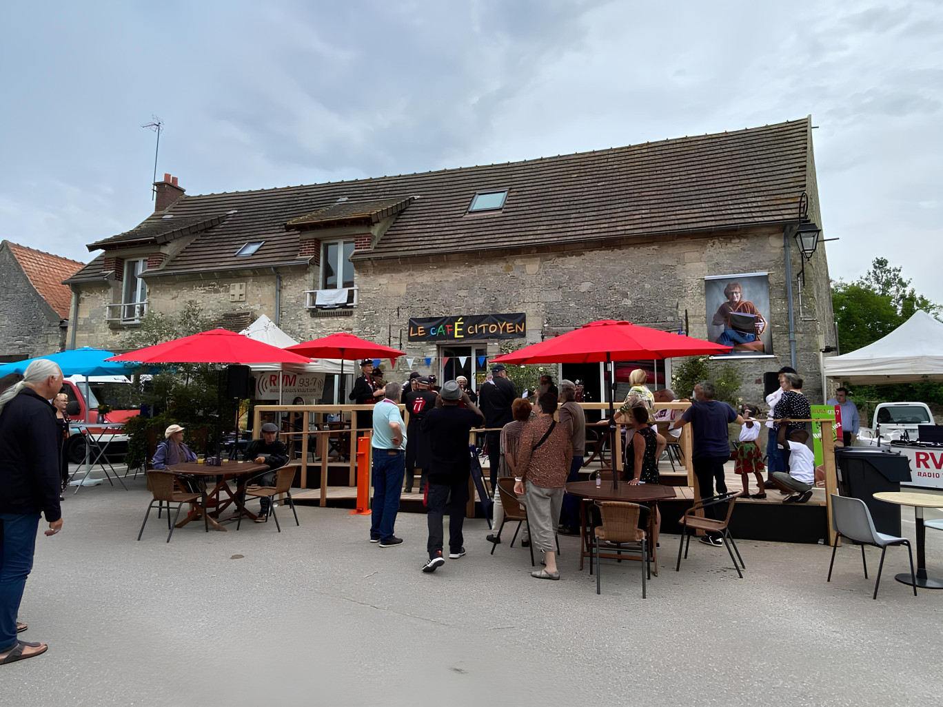 Le lieu est géré par les bénévoles de l’association « Le Café citoyen d’Auger-Saint-Vincent ». (© Le Café Citoyen)