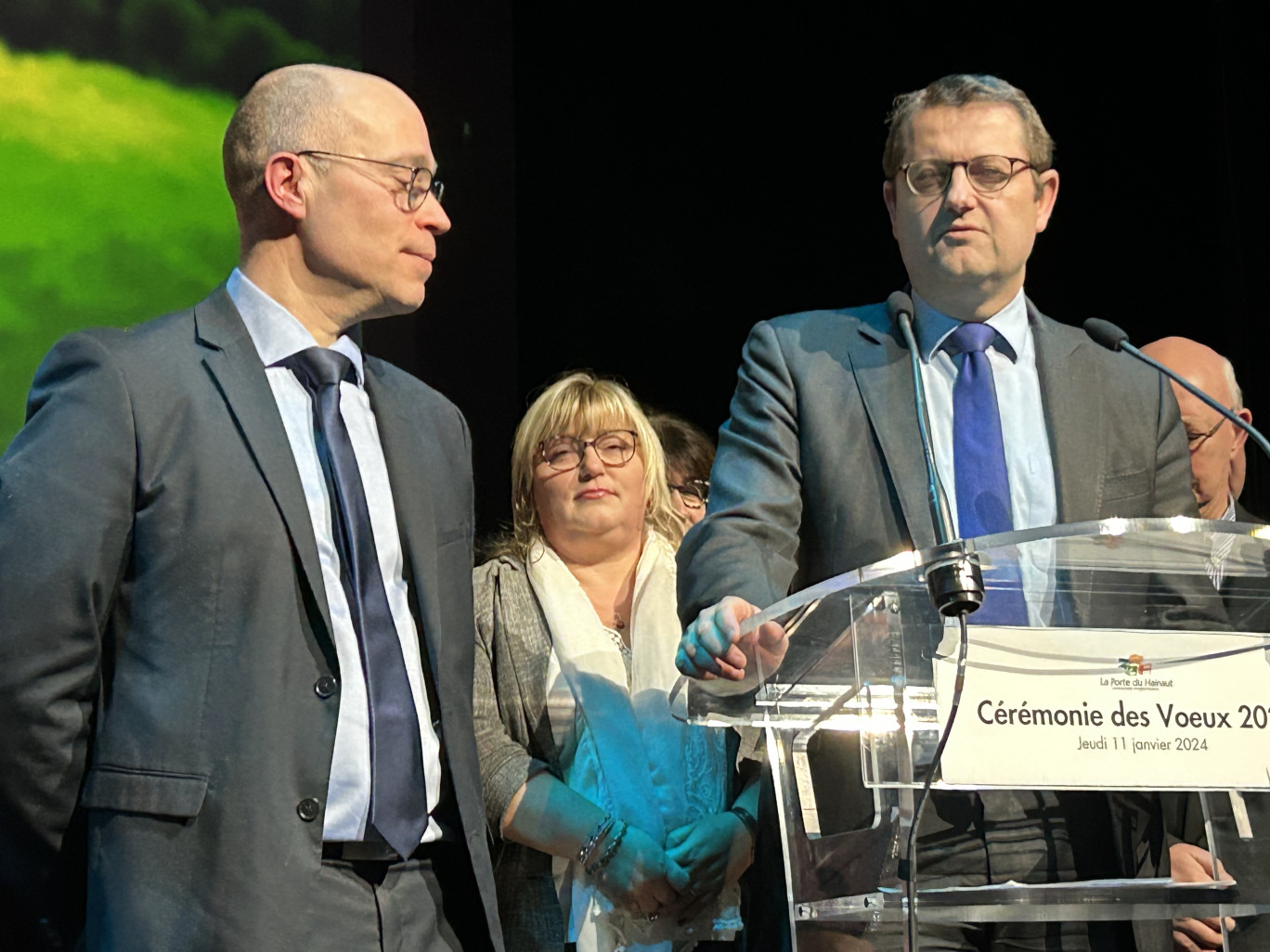 De g. à dr. Aymeric Robin, président de la Porte du Hainaut et Guillaume Quenet, sous-préfet de Valenciennes. 