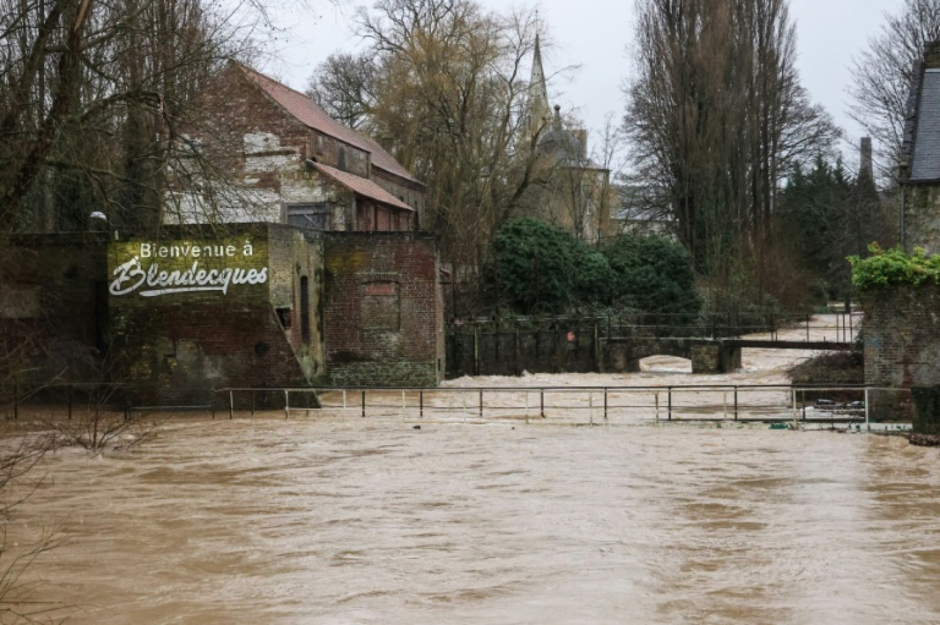 Précipitations mensuelles enregistrées dans le Pas-de-Calais en 2023 et données normales mensuelles pour ce département, selon les données de Météo-France © Sylvie HUSSON