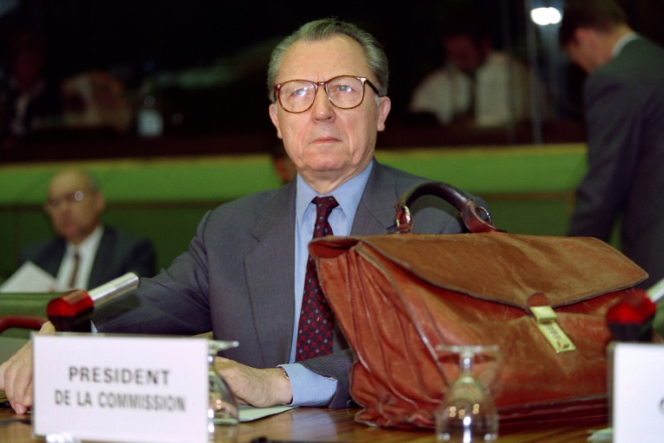 Jacques Delors, président de la Commission européenne, participe à une réunion des ministres de l'Economie et des Finances au Luxembourg le 11 octobre 1994 © Franck FIFE