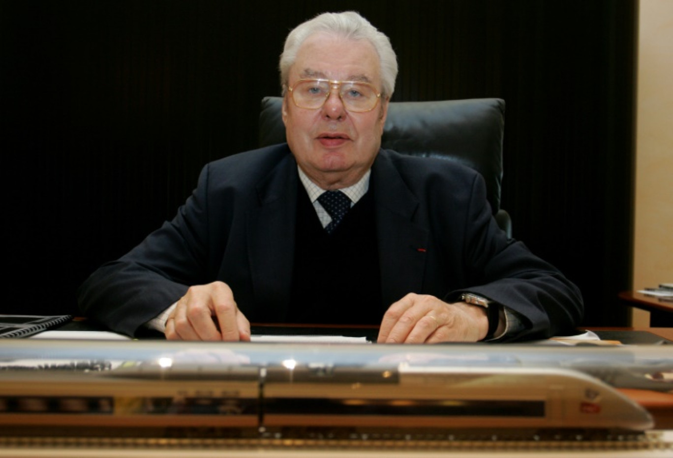 Jean-Marie Rausch pose dans son bureau de la mairie de Metz, le 22 novembre 2007 © JEAN-CHRISTOPHE VERHAEGEN