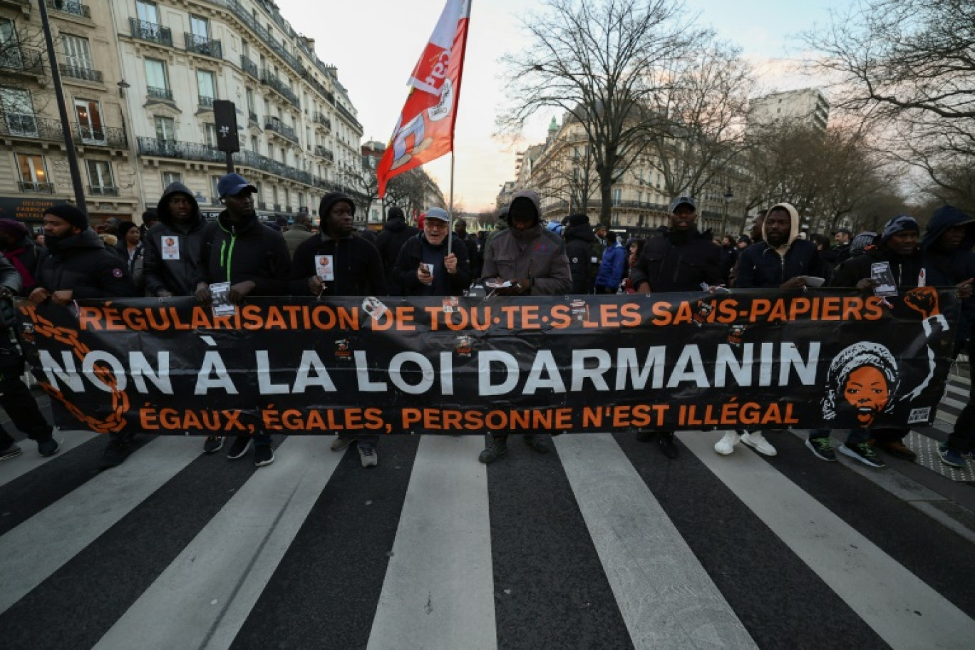 Mobilisation contre la loi immigration, place de la République, à Paris, le 5 janvier 2024 © Emmanuel Dunand