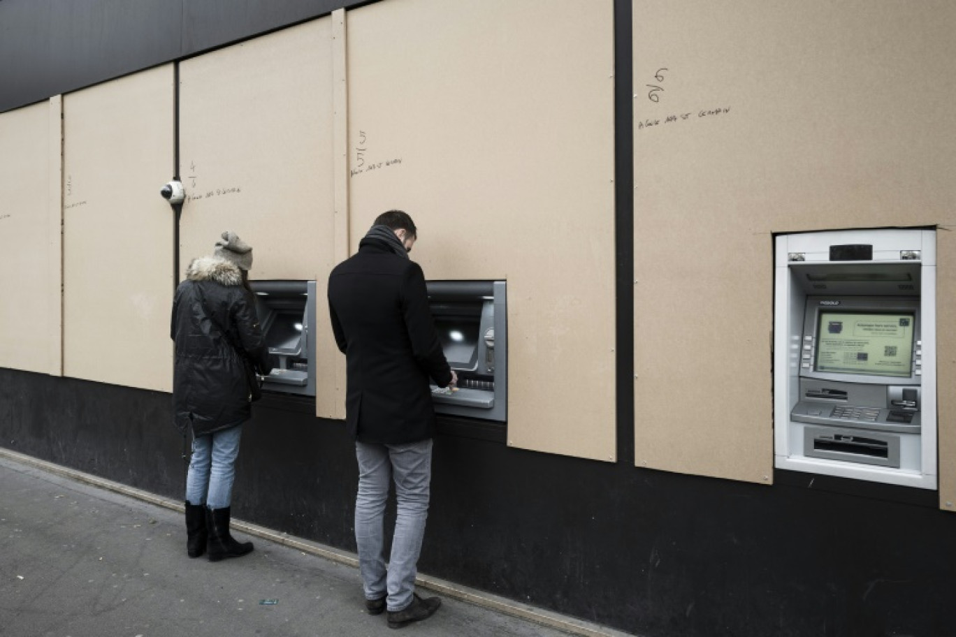 Des guichets automatiques à Paris, le 14 décembre 2018 © Philippe LOPEZ