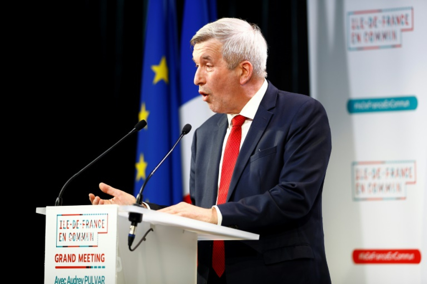 Le maire du Kremlin-Bicêtre Jean-Luc Laurent lors d'un meeting de campagne de la candidate socialiste de gauche (PS) aux élections régionales à la présidence de la région Ile-de-France Audrey Pulvar, le 16 juin 2021 à Paris © Sameer Al-DOUMY