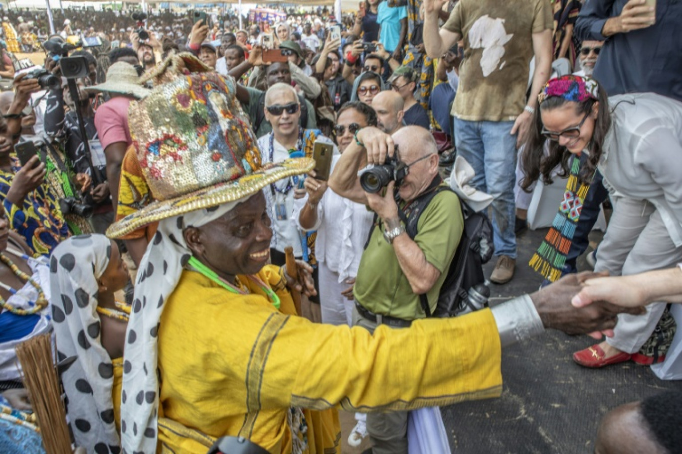 Des adeptes du culte vodun lors d'un rituel à Ouidah, dans le sud du Bénin, le 10 janvier 2022 © Yanick Folly